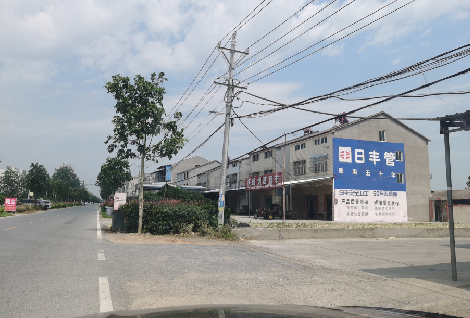 牟定如何能保证墙体广告的醒目性？