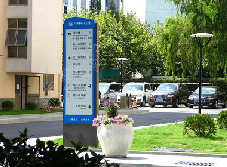 牟定哪些因素影响宣传栏的制作？